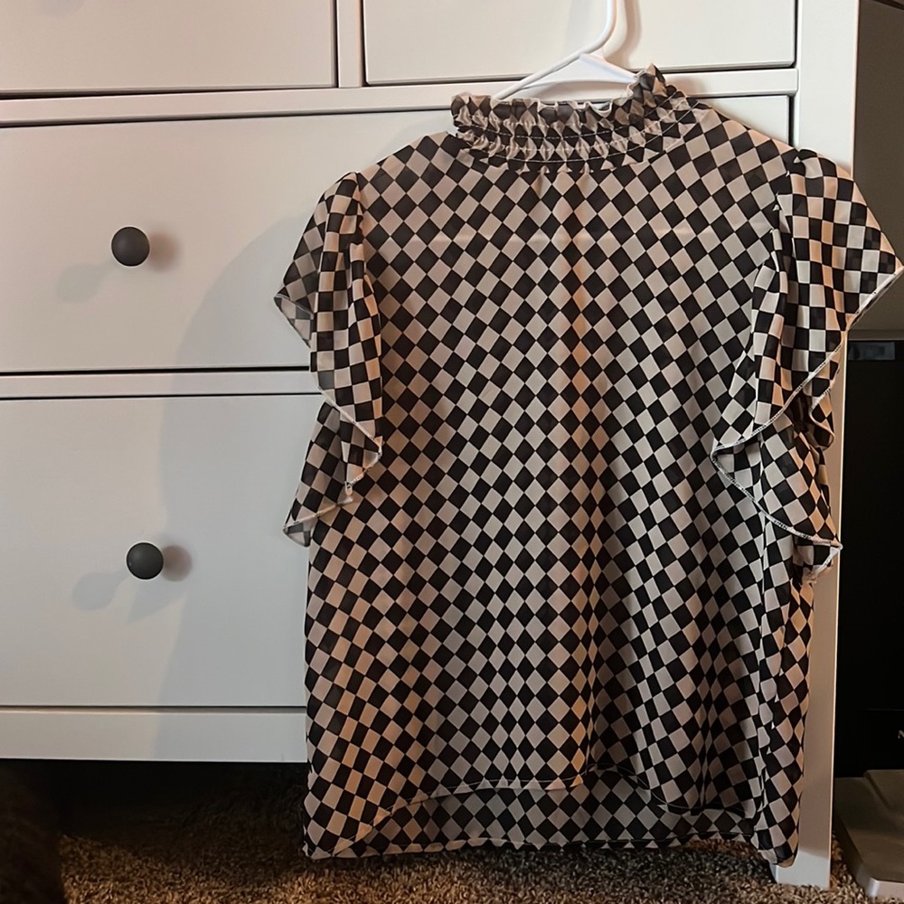 Medium blouse.